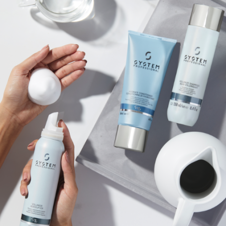 Co s vlasy dělá péče z drogerie